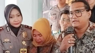 Orangtua bayi tertukar, Siti Mauliah, saat menyampaikan aduan ke Polres Bogor di Cibinong, Kabupaten Bogor, Jawa Barat.