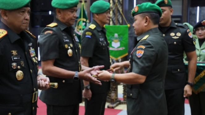 VIVA Militer: Serah terima jabatan Pangdam.