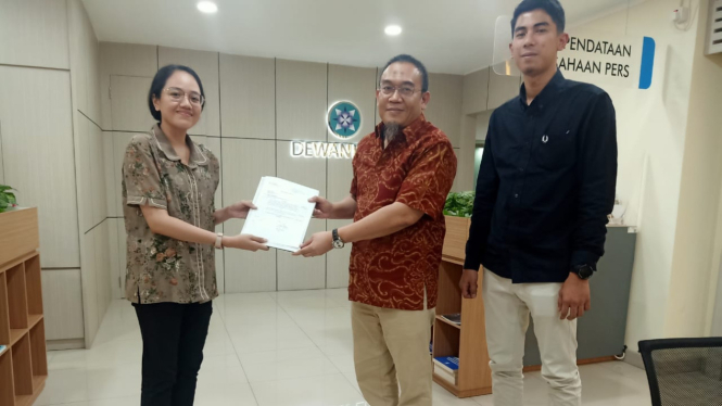 Kuasa Hukum Haji Isam membuat laporan ke Dewan Pers