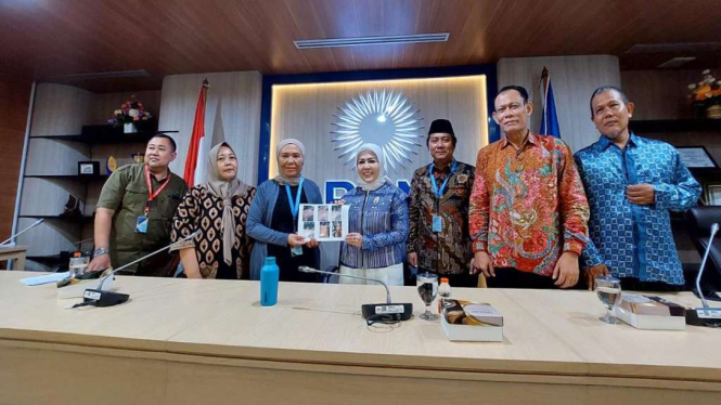 Warga Depok mengadu soal water tank ke anggota DPR RI