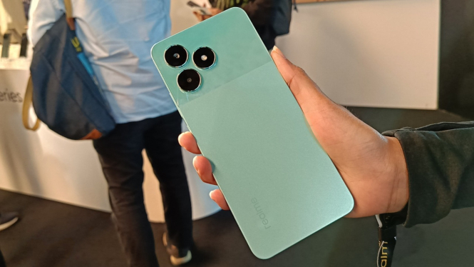 Realme C51.