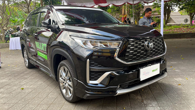 VIVA Otomotif: Mobil Toyota Innova Zenix Hybrid