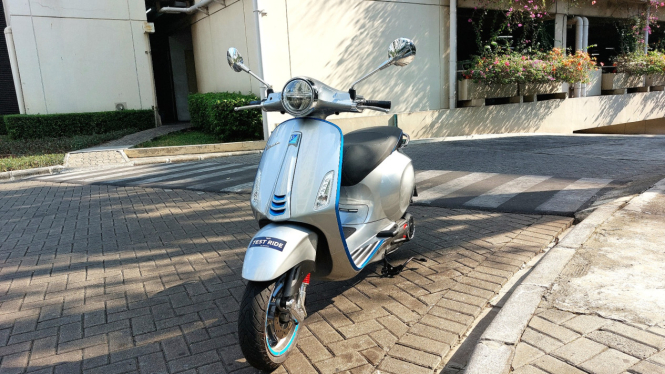 Test ride vespa elettrica di Jakarta