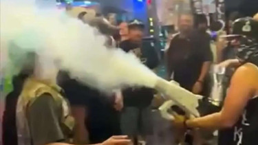 Turis Amerika Semprotkan Uap Ganja di Thailand