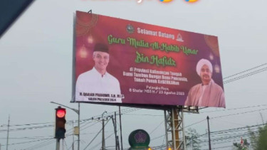Viral Baliho Al Habib Umar Disandingkan dengan Foto Capres 2024 Ganjar Pranowo