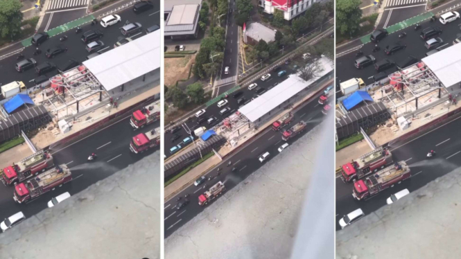 Viral Mobil Pemadam Kebakaran Siram Air di Jalan untuk Kurangi Polusi Udara di J