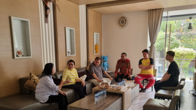 Ketua Umum PB WI, Airlangga Hartarto kunjungi Edgar Xavier Marvelo