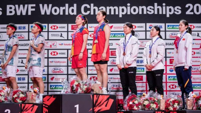 Ganda putri Indonesia, Apriyani Rahayu/Siti Fadia Silva Ramadhanti (kiri)