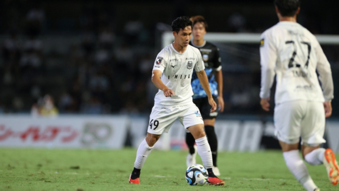 Pemain Consadole Sapporo, Supachok Sarachat