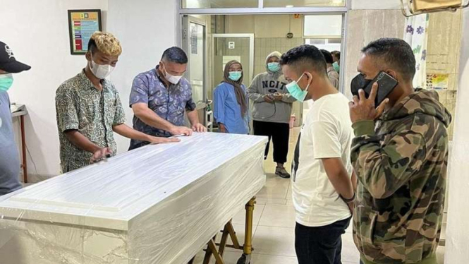 Penyerahan jenazah Imam Masykur, pemuda asal Bireun, Aceh, tewas oleh Paspampres