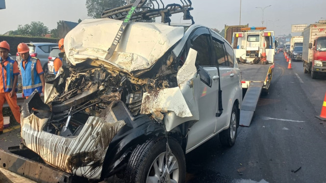 Kecelakaan beruntun 4 kendaraan di Tol JORR