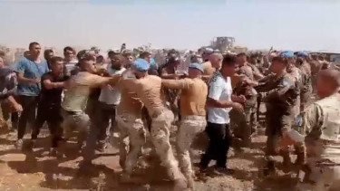 VIVA Militer: Bentrokan warga Siprus Turki dengan pasukan penjaga perdamaian PBB