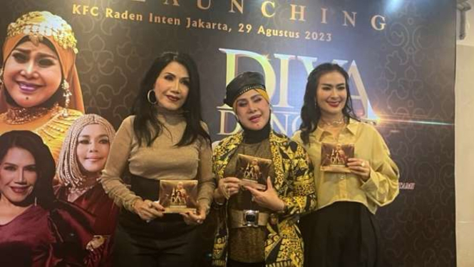 Rita Sugiarto, Elvy Sukaesih dan Iis Dahlia