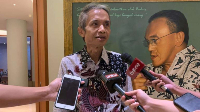 Penyair Joko Pinurbo, penerima Penghargaan Achmad Bakrie XIX