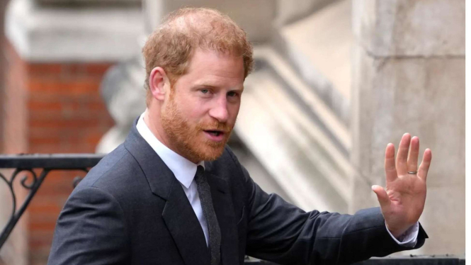 Rambut Pangeran Harry jadi sorotan