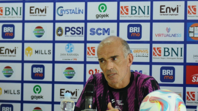 Pelatih Arema FC, Fernando Valente
