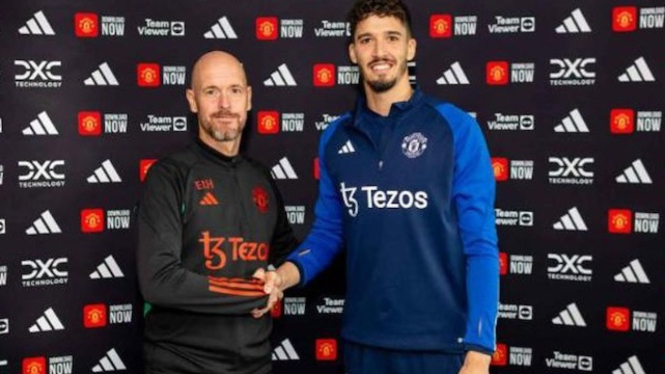Kiper asal Turki, Altay Bayindir
