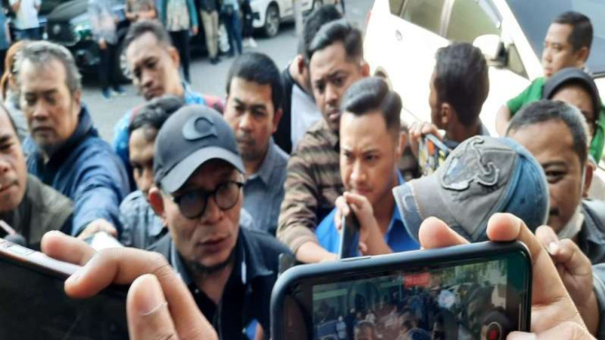 Wakil Ketua DPP PKB Hanif Dakhiri di kantor DPW PKB Jatim di Surabaya.