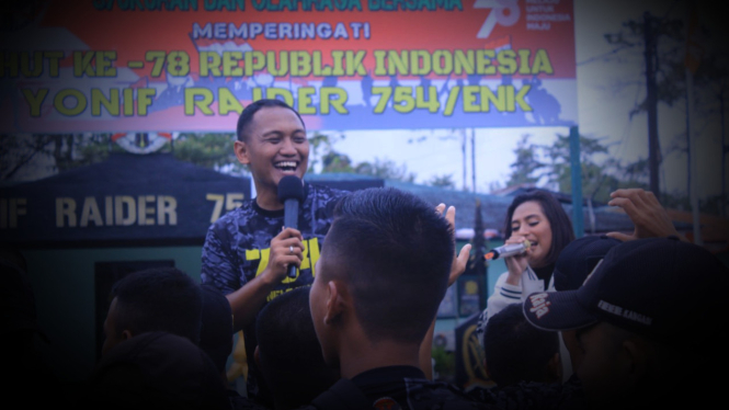 VIVA Militer: Mayor Inf Cecep, Komandan Yonif Raider 754/ENK Kostrad.