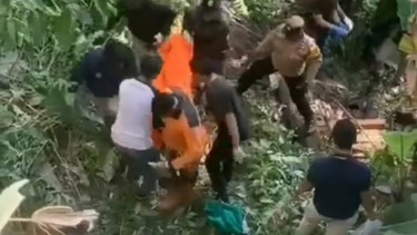 Proses evakuasi korban tewas jatuhnya lift tabung Ayuterra Resort Ubud Bali