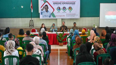 Pelaku UMKM diberikan pelatihan untuk go digital hingga sertifikat halal