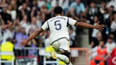 Pemain Real Madrid Jude Bellingham rayakan gol