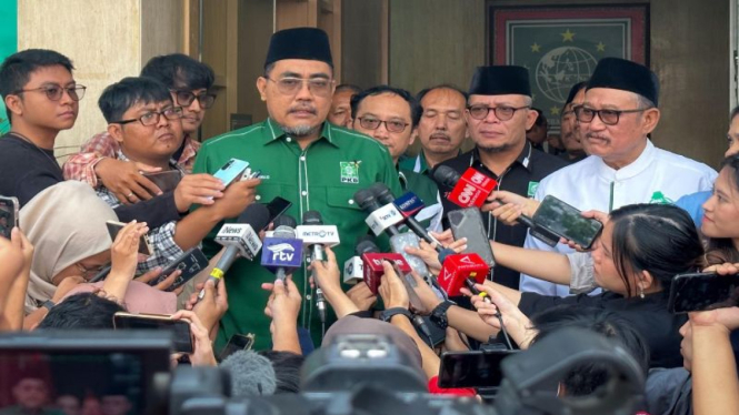 Waketum PKB Jazilul Fawaid dan sejumlah elite DPP PKB.