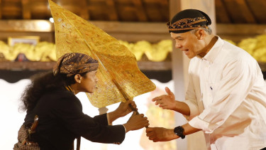 Ganjar Pranowo menghadiri pementasan lakon 