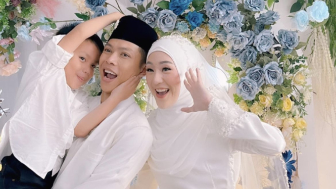 Larissa Chou, Ikram Rosadi dan anak.