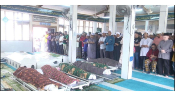 Kisah Haru Anak Sulung Jadi Imam Shalat Jenazah Ibu Bapak dan 4 Adiknya