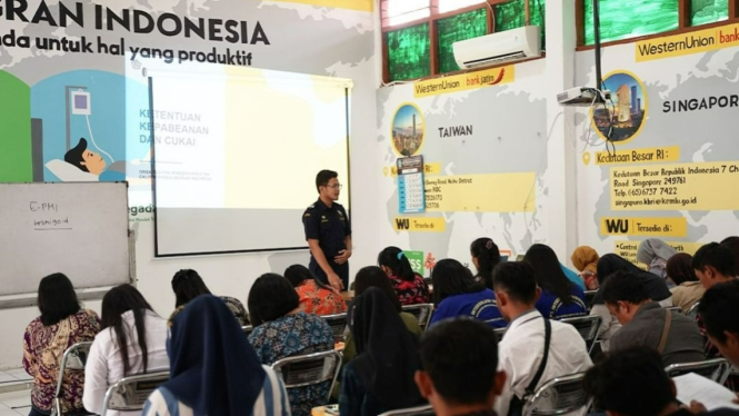 Bea Cukai mengedukasi Pekerja Migran