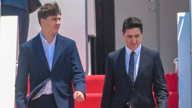 Perdana Menteri Kanada, Justin Trudeau (kanan) dan sang putra, Xavier Trudeau