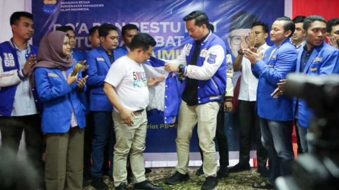 Ketum PKB Muhaimin Iskandar alias Cak Imin bersama pengurus PB PMII.