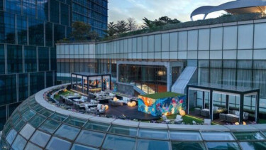Soiree Rooftop and Bar, Surabaya.