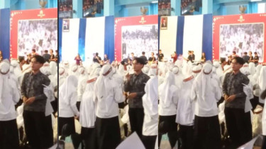 Momen Haru Pemuda Jadi Translator Maba Penyandang Tunarungu
