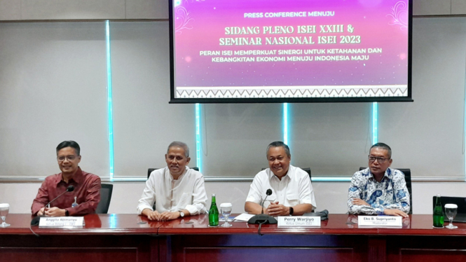 Ketua Umum ISEI yang juga Gubernur Bank Indonesia (BI) Perry Warjiyo