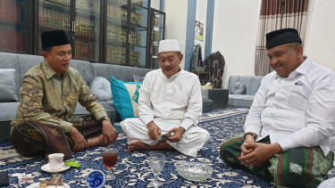 Ketua Umum PBB Yusril Ihza Mahendra bertemu pimpinan Ponpes Langitan