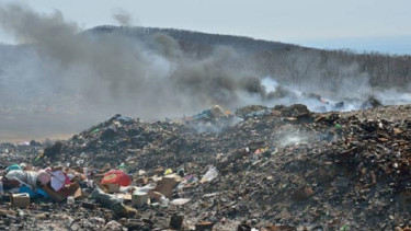 TPA Sampah di Jatiwaringin, Kecamatan Sukadiri, Kabupaten Tangerang