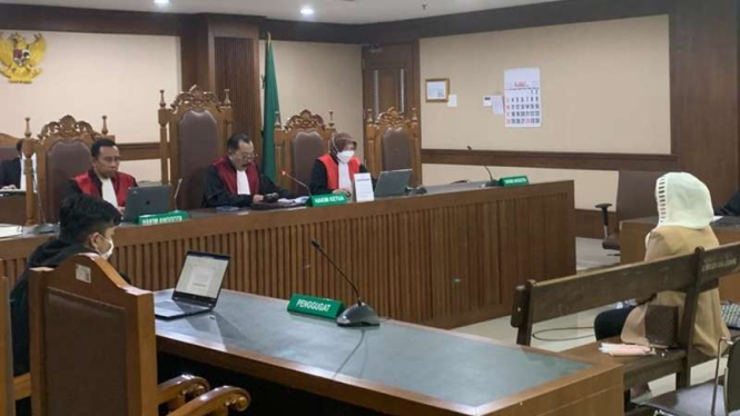 Hasnaeni 'Wanita Emas' menjalani sidang vonis