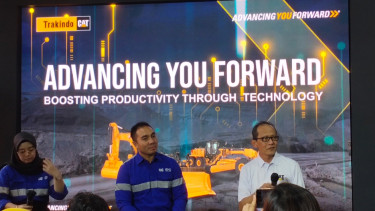 General Manager Mining Trakindo, Ario Wirawan (baju putih).