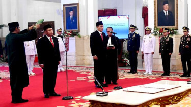 Presiden lantik kepala Bakamla dan Barantin.