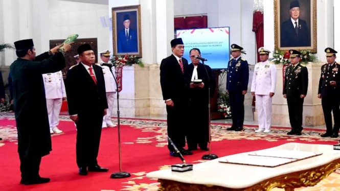 Presiden lantik kepala Bakamla dan Barantin.