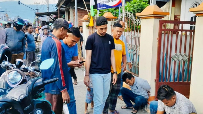 Polisi menggerebek pesta sabu di kantor DPD Perindo Kota Sungai Penuh, Jambi 