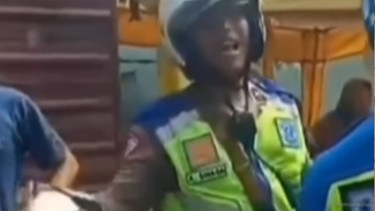 Polantas Cekcok dengan Warga Medan Gegara Tilang Pelajar di Gang