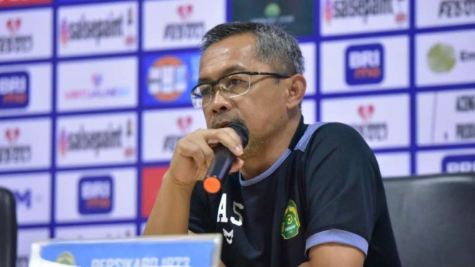 Pelatih Persikabo 1973 Aji Santoso