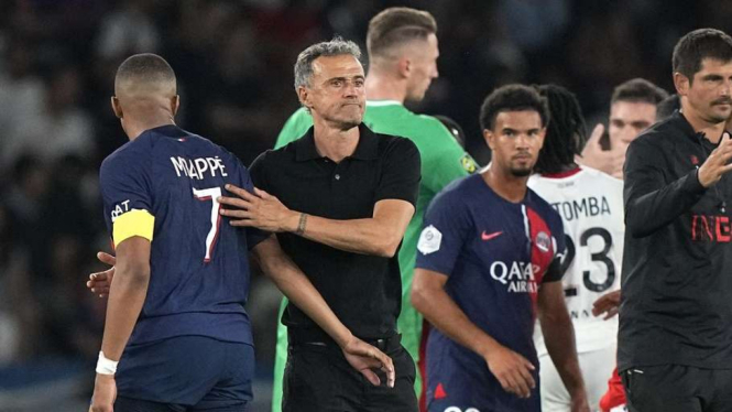 Luis Enrique bersama Kylian Mbappe
