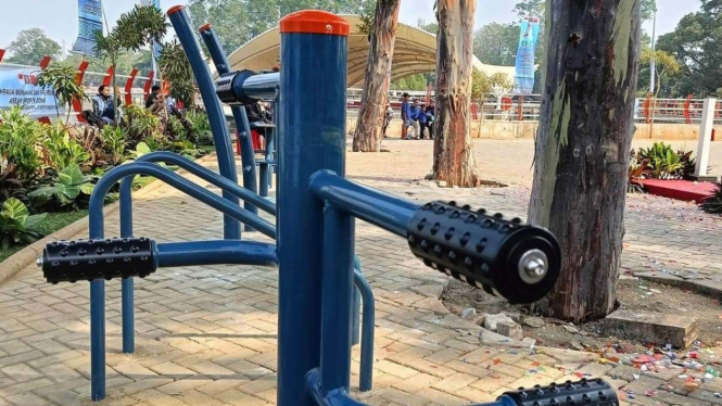 Alat fitnes bantuan dari China