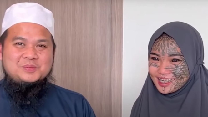 Mondy Tato dan Ustaz Ebit Lew