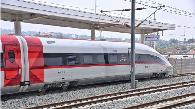 Kereta Cepat Jakarta-Bandung (KCJB)