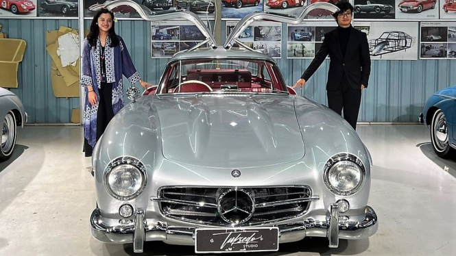Penyerahan Mercedes Benz 300 SL Gullwing Pesanan Bamsoet